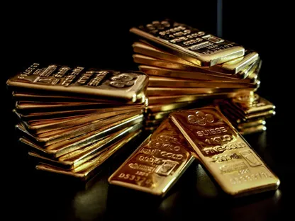 سبائك ذهب بوزن كيلوغرام مكدسة فوق بعضها البعض - بلومبرغ