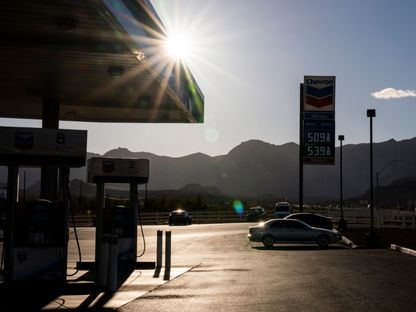 أسعار الوقود في محطة \"شيفرون\" في لاس فيغاس، نيفادا، الولايات المتحدة.