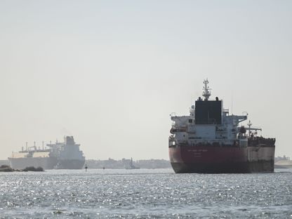 سفينة تعبر قناة السويس باتجاه البحر الأحمر في الإسماعيلية، مصر. في 10 يناير 2024 - المصدر: بلومبرغ