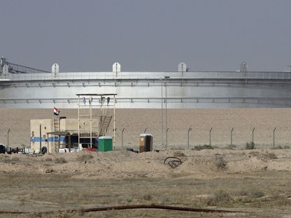 منظر عام يظهر حقل الرميلة النفطي في البصرة، جنوب شرق بغداد. العراق، 17 ديسمبر 2014. - المصدر: رويترز