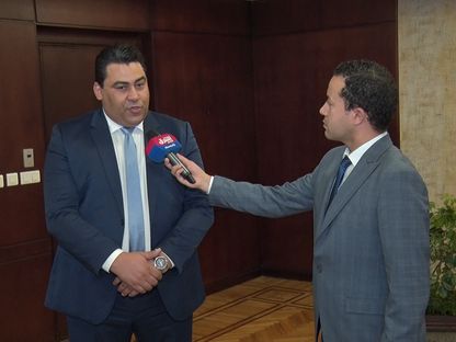 عادل حامد الرئيس التنفيذي للشركة المصرية للاتصالات في لقاء مع الشرق - المصدر: الشرق