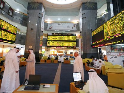 قاعة التداول في سوق أبوظبي للأوراق المالية، (صورة أرشيفية تعود إلى 25 يونيو 2014) - المصدر: رويترز