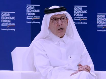 أكبر الباكر، الرئيس التنفيذي للخطوط الجوية القطرية، خلال مشاركته في \"منتدى قطر الاقتصادي\" في الدوحة، قطر، يوم 23 مايو 2023 - المصدر: الشرق