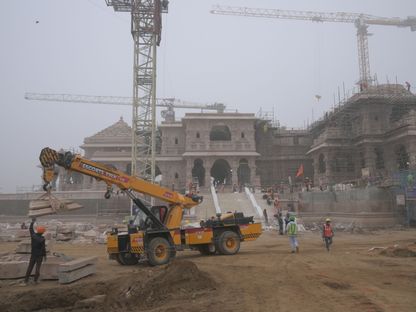 معبد \"رام\" قيد الإنشاء في مدينة أيودهيا، الهند، بتاريخ 29 ديسمبر - المصدر: بلومبرغ
