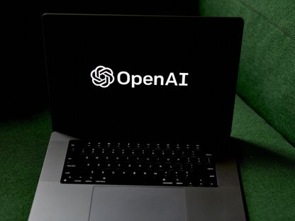 شعار (OpenAI) على جهاز كمبيوتر محمول في حي بروكلين في نيويورك، الولايات المتحدة - بلومبرغ