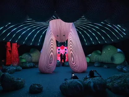 عرض أضواء غامرة يعتمد على الذكاء الاصطناعي من تصميم الاستوديو الفني الأسترالي إينيس - AFP