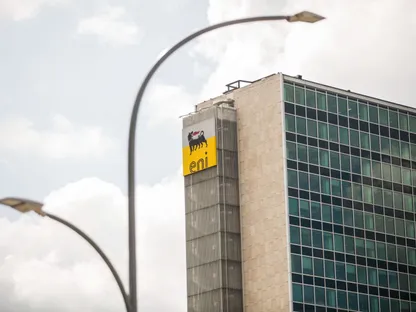 شعار شركة "إيني" على مبناها الرئيسي في العاصمة الإيطالية روما - المصدر: بلومبرغ