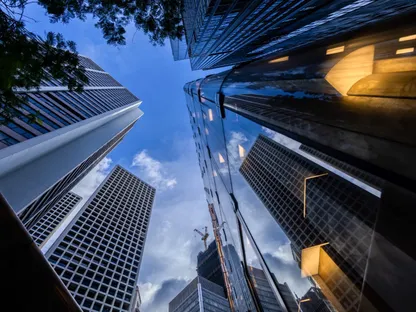 مبانٍ شاهقة في الحي المالي في هونغ كونغ - بلومبرغ