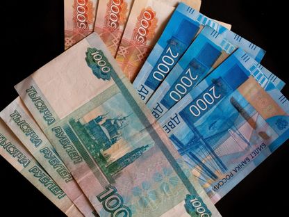 أوراف نقدية من عملة الروبل الروسي - المصدر: بلومبرغ