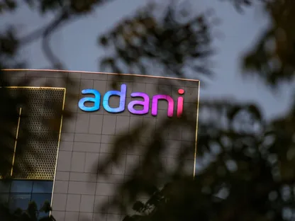 لافتة تحمل اسم أداني أعلى مقر أداني غروب في أحمد آباد بالهند - المصدر: بلومبرغ
