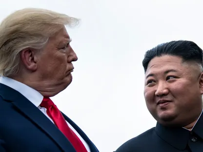 لقاء يجمع بين الرئيس الأميركي دونالد ترمب وزعيم كوريا الشمالية كيم جونغ أون خلال 2019 - Getty Images