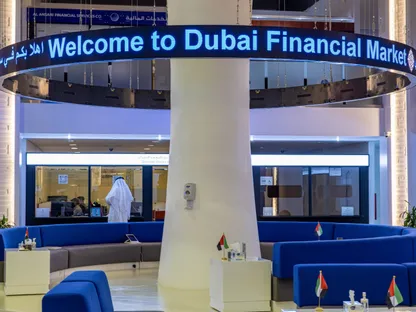 قاعة التداول لدى 'سوق دبي المالي'، الإمارات العربية المتحدة - المصدر: بلومبرغ