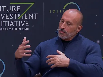 روبرت ويلت، الرئيس التنفيذي لشركة \"معادن\" السعودية خلال جلسة نقاشية في مؤتمر \"مبادرة مستقبل الاستثمار\" في الرياض، 29 أكتوبر 2025 - الشرق