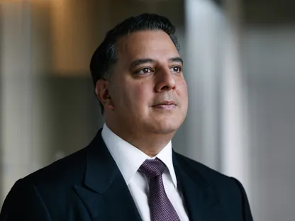 أنوج رانجان، رئيس قطاع الأسهم الخاصة لدى شركة \"بروكفيلد أسيت مانجمنت\" - بلومبرغ