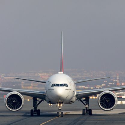 "دبي لصناعات الطيران" تجمع 800 مليون دولار  في صفقتي تمويل