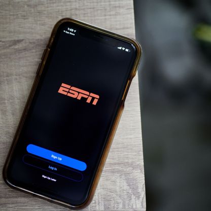 محلل: على "أبل" أن تعود للصفقات بالاستحواذ على "ESPN"