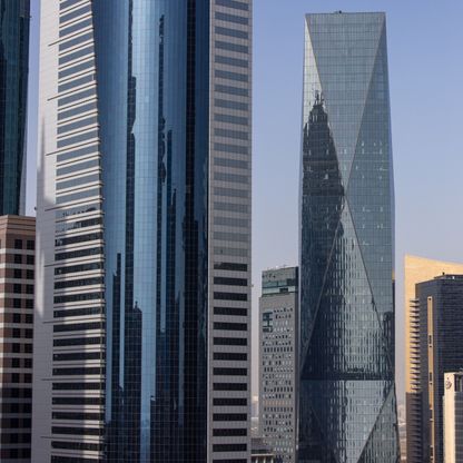سوق المكاتب في دبي تتحدى التراجع العالمي مع تدفق الشركات