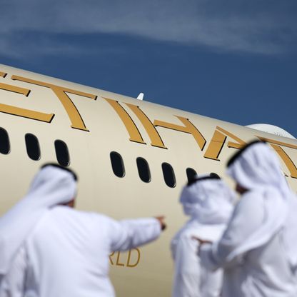 بلومبرغ: أبوظبي تتطلع لجمع مليار دولار من طرح الاتحاد للطيران