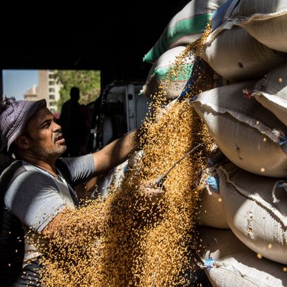 بعد تعديل نظرة "موديز" إلى سلبية.. مصر تواجه خطر خفض تصنيفها الائتماني لأول مرة منذ 2013 