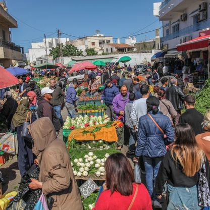 حكومة تونس واتحاد الشغل يتفقان على زيادة الأجور 3.5% 