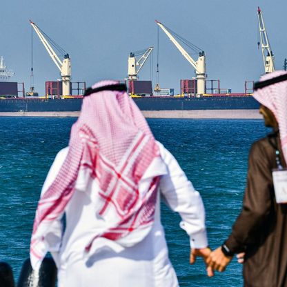 "الإحصاء": صادرات النفط السعودي تنخفض 20.5% في يناير.. وواردات السلع ترتفع