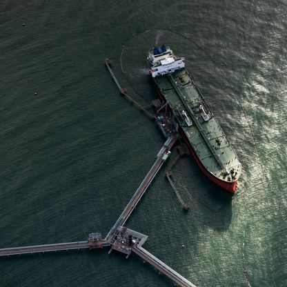 أسعار النفط تواصل التراجع مع خفوت المخاوف من توترات البحر الأحمر