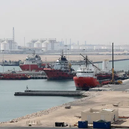 مدينة راس لفان الصناعية، حيث تنتج قطر الغاز الطبيعي المسال، شمال العاصمة الدوحة - المصدر: بلومبرغ