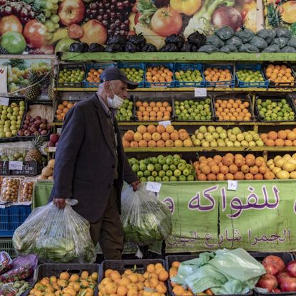 الغلاء في لبنان يجعل موائد الإفطار الرمضانية.. رفاهية