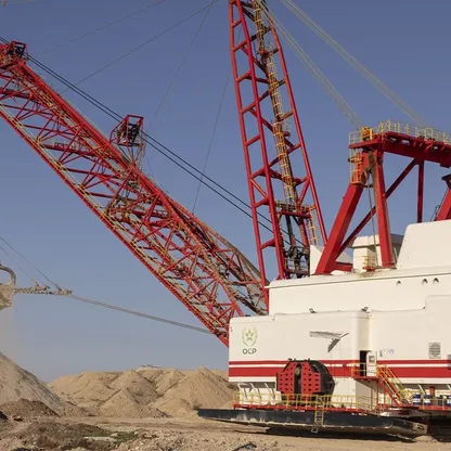 آلة تعمل في منجم فوسفات تابع لمجموعة "OCP" في المغرب - الشركة