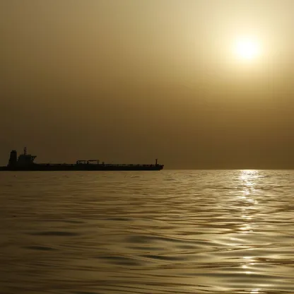 سفينة وقود  - المصدر: بلومبرغ