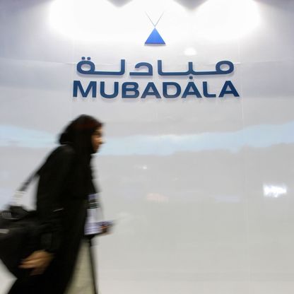 "مبادلة" الإماراتية توقع اتفاقيتين لاستثمار 5.4 مليار يورو في فرنسا