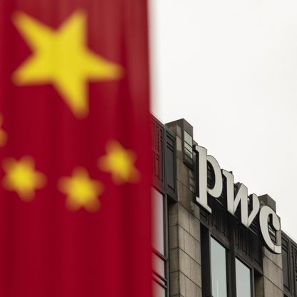 الصين تدرس فرض غرامة قياسية على "PWC" بسبب تدقيق ملفات إيفرغراند