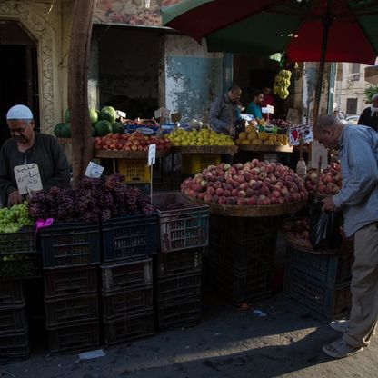 تراجع الجنيه المصري يزيد وتيرة تسارع التضخم إلى 18.7% في نوفمبر