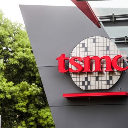 شركة "TSMC" تدفع من أرباحها ثمن "دراما" الرقائق العالمية