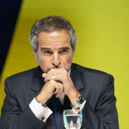 رافائيل ماريانو غروسي، المدير العام للوكالة الدولية للطاقة الذرية. قال غروسي إن الحشد العسكري الأميركي في الشرق الأوسط يعني أن نافذة إيران الدبلوماسية مهددة بالانغلاق. - بلومبرغ