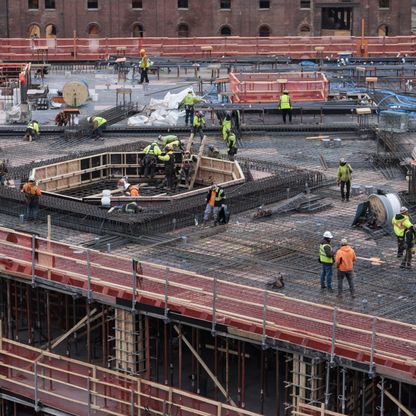 عمال بناء في بروكلين، نيويورك - المصدر: إي بي إيه-إي إف إي / شَترستوك
