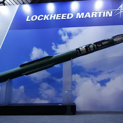 مجسم لصاروخ "باتريوت" المطور "PAC-3 MSE" من إنتاج شركة "لوكهيد مارتن" خلال معرض ومؤتمر الدفاع الأوروبي في بروكسل، بلجيكا - بلومبرغ