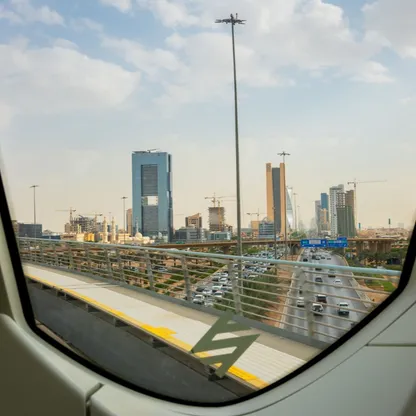 أفق العاصمة السعودية من نافذة مترو الرياض - بلومبرغ