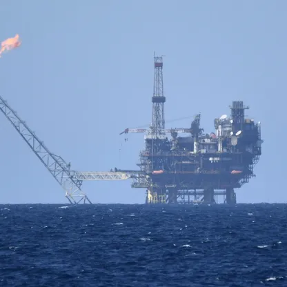 منصة نفط وغاز قبالة سواحل ليبيا في البحر الأبيض المتوسط - المصدر: بلومبرغ