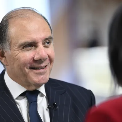 حاكم مصرف لبنان كريم سعيد خلال مقابلة مع تلفزيون "بلومبرغ" على هامش الاجتماعات السنوية لصندوق النقد الدولي والبنك الدولي في بانكوك بتايلندا، يوم الخميس 15 أكتوبر 2026 - بلومبرغ