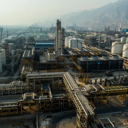 منشآت إنتاج البتروكيماويات الإيثان والميثانول والكبريت في مصنع شركة بوشهر للبتروكيماويات أثناء أعمال البناء في منطقة بارس الاقتصادية الخاصة للطاقة في عسلوية، إيران - بلومبرغ