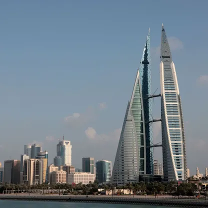 العاصمة البحرينة المنامة. أصبحت سندات البحرين الأفضل أداءً بين الأسواق الناشئة بعد تقرير حول اقتراب الدعم الخليجي. - المصدر: بلومبرغ