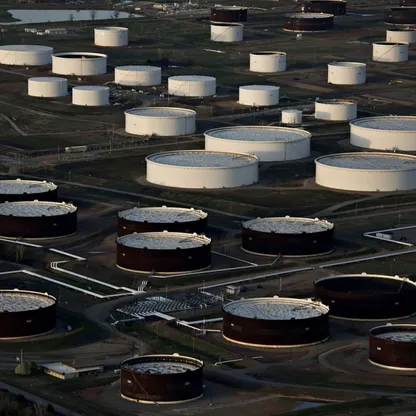 صهاريج تخزين النفط في كوشينغ، أوكلاهوما، الولايات المتحدة - المصدر: بلومبرغ