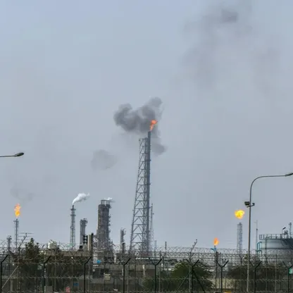 مصفاة ميناء الأحمدي للنفط في الكويت في 20 مارس. - بلومبرغ