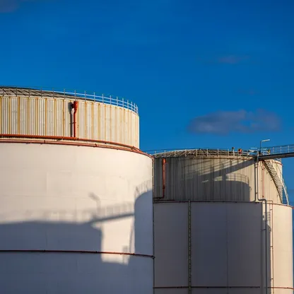 مستودع لتخزين النفط في برلين - بلومبرغ