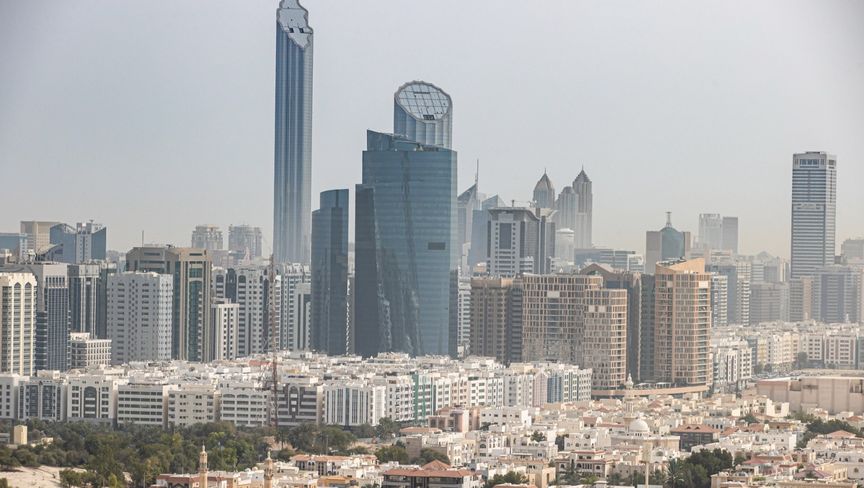ناطحات سحاب سكنية وتجارية في أفق أبوظبي، الإمارات العربية المتحدة. 10 أبريل 2022. - بلومبرغ