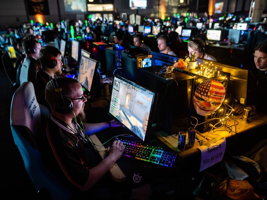 المشاركون في لعبة فيديو خلال مهرجان ألعاب الفيديو DreamHack 2019 في لايبزيغ ، ألمانيا.  - المصدر: غيتي إيمجز