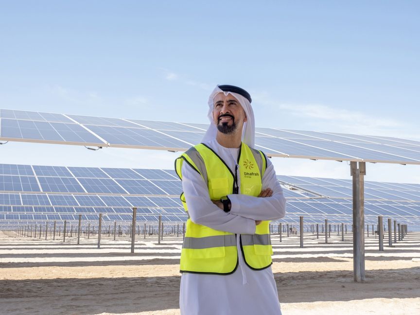 عبد العزيز العبيدلي، الرئيس التنفيذي للعمليات في "مصدر"، في محطة الظفرة للطاقة الشمسية بالقرب من أبوظبي، الإمارات العربية المتحدة، يوم الاثنين 13 نوفمبر 2023. - المصدر: بلومبرغ