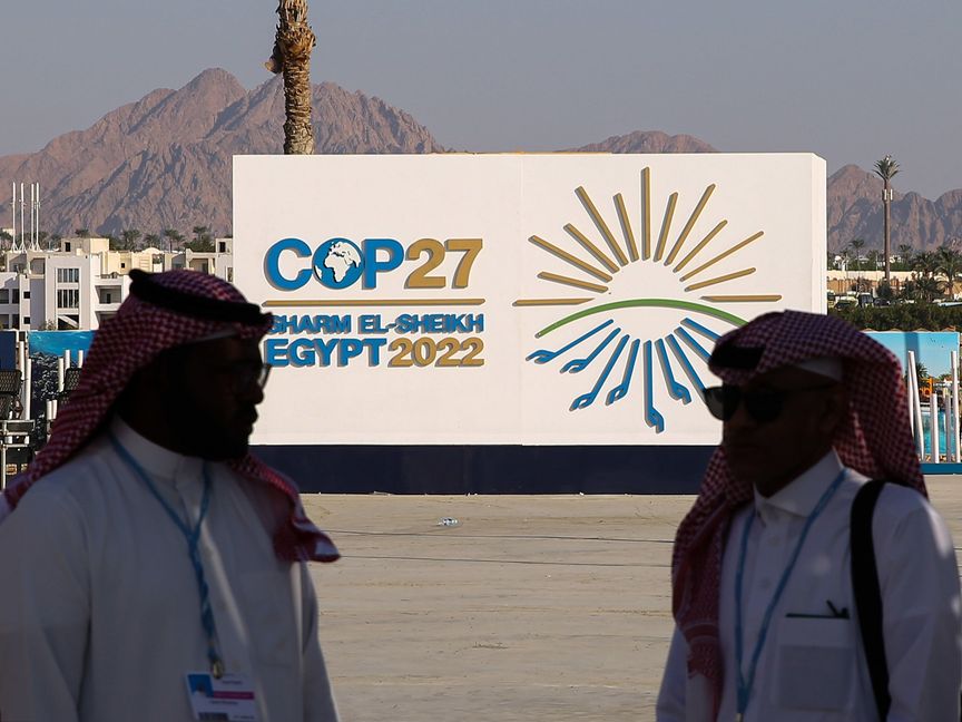 يصل الحضور إلى مؤتمر المناخ "COP27" الذي يقام في المركز الدولي للمؤتمرات في شرم الشيخ، مصر، يوم الاثنين 7 نوفمبر 2022. بدأ أكثر من 100 من قادة العالم في الوصول إلى المنتجع المصري في شرم الشيخ لحضور قمة الأمم المتحدة السنوية لتغير المناخ، في محاولة للحفاظ على الزخم في المعركة للحد من انبعاثات الاحتباس الحراري. - المصدر: بلومبرغ