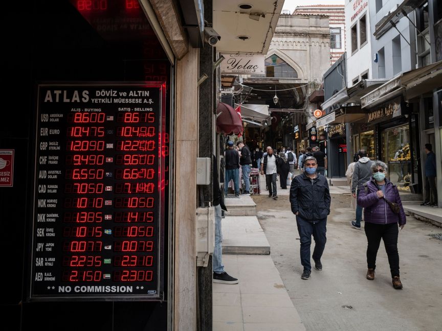 تركيا تحت مقصلة التضخم الجامح - المصدر: بلومبرغ